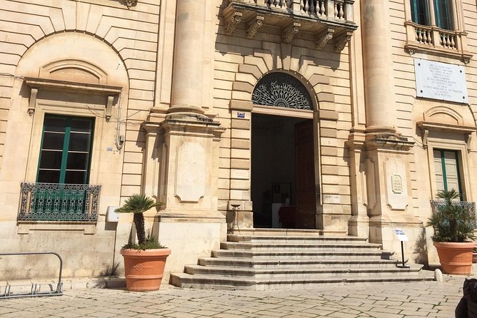 Tour of Montalbano - Transport, group size, and the value of the vehicle