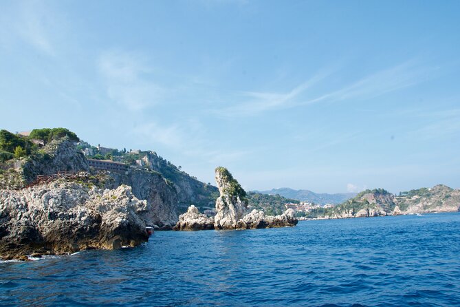 Tour to Baia di Taormina, Isola Bella and Naxos - Why the coastline looks better from the boat