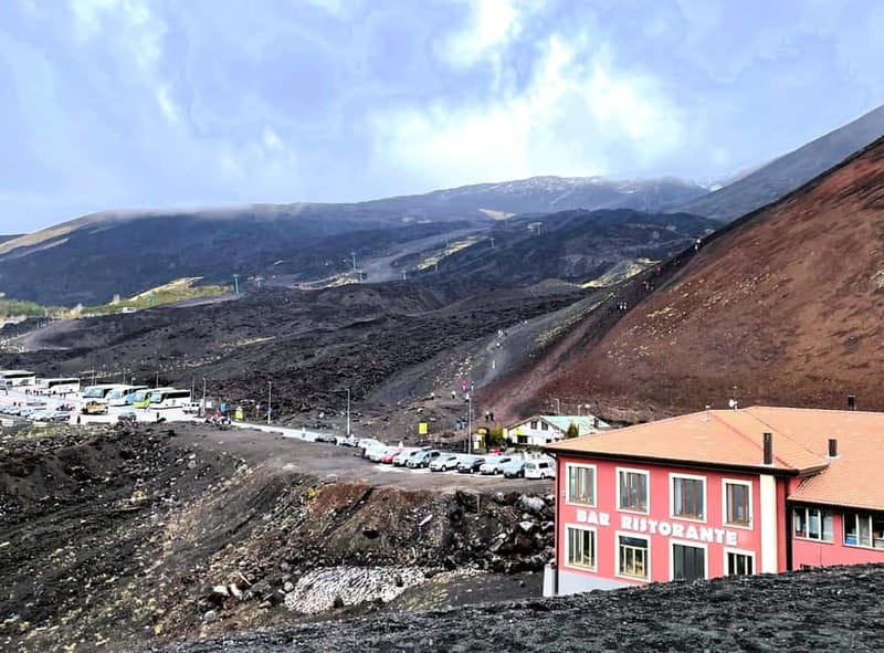 Tours Privato in Mini van Monte Etna e Taormina da Siracusa - Walking on Europe’s highest active volcano