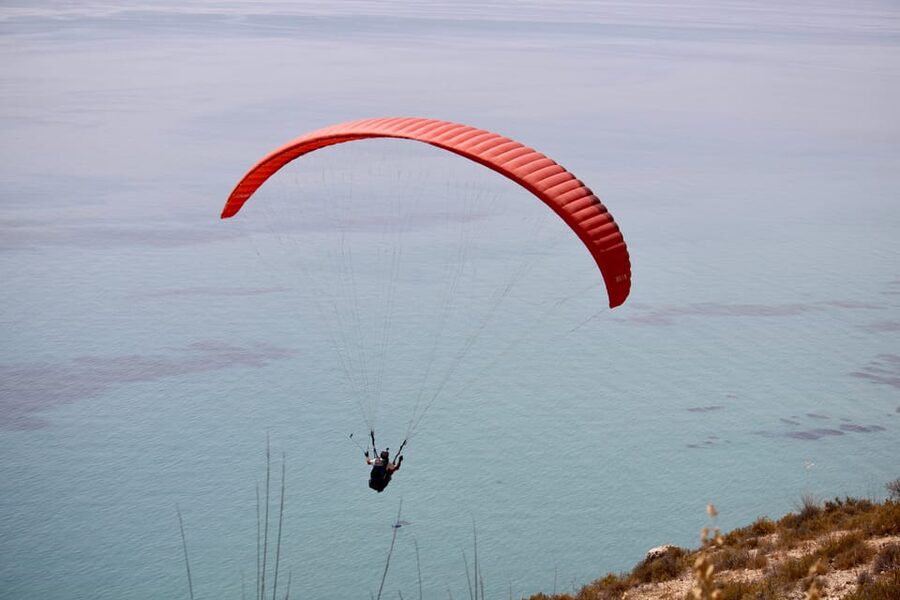 Trapani: Paragliding flight with GoPro photos and videos - The Landing and Return Transfer