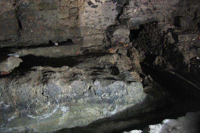 Underground Catania - A Putia dell’Ostello and the Amenano River