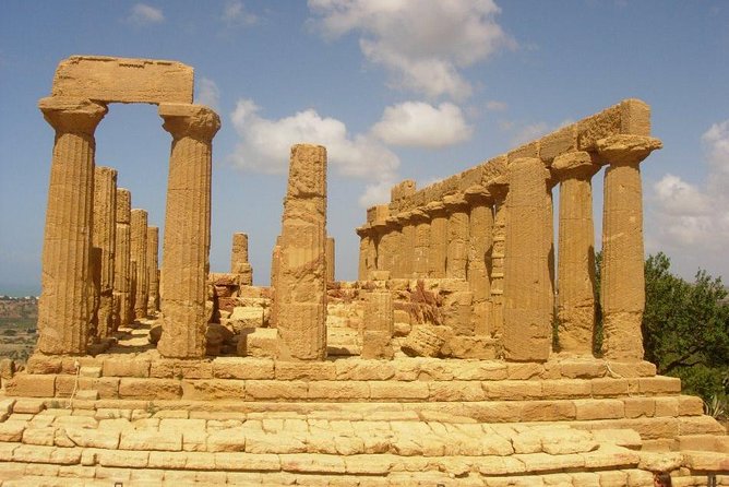Valley of the Temples and Villa Romana del Casale Day Trip from Taormina - Lunch near Agrigento: convenience over choice