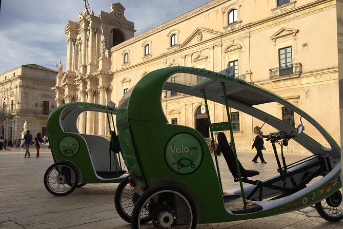 Velobike tour ecologico guidato con soste per visitare i monument - Maniace Castle and the old fortifications