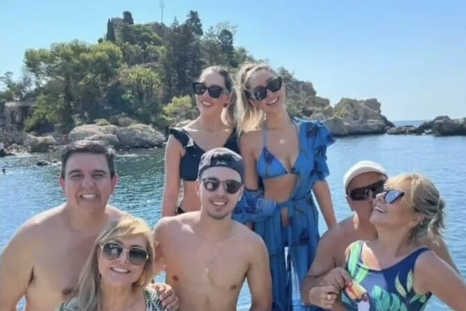 Visit of the bay of Taormina with private boat - What the price means for your group