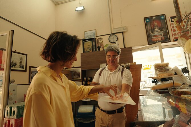 Visit of the Ortigia market and cooking class of typical dishes - Who will enjoy this most?
