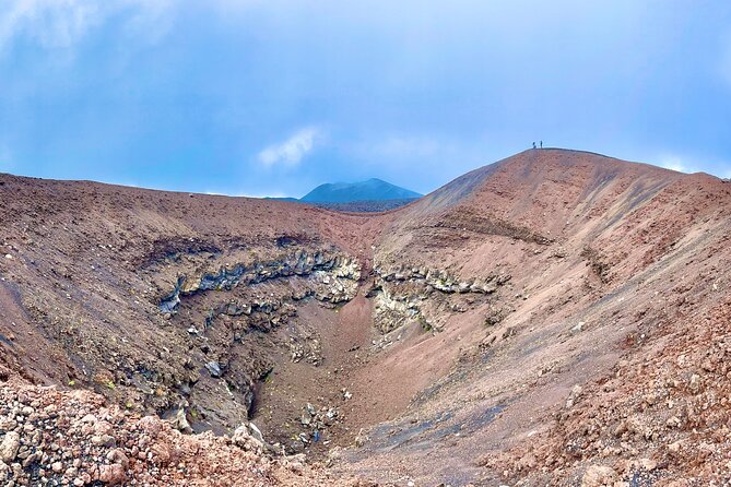 Volcanological excursion of the wild and less touristy side of the Etna volcano - Fitness, altitude, and practical preparation