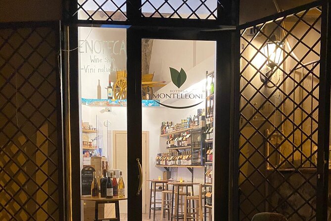 Wine Tasting in a group with other travelers - Five Sicilian wines, from bubbles to dessert