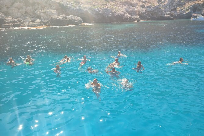 Yacht excursion Shalimar IV - Two hours at Favignana port